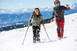 Urlaub auf dem Bauernhof mit geführten Wanderungen durch die verschneite Berglandschaft!