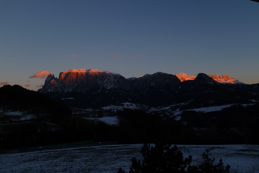 Der Schlern in der Abenddämmerung