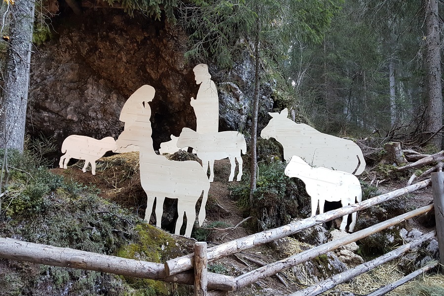 Weihnachtsmarkt am Karersee